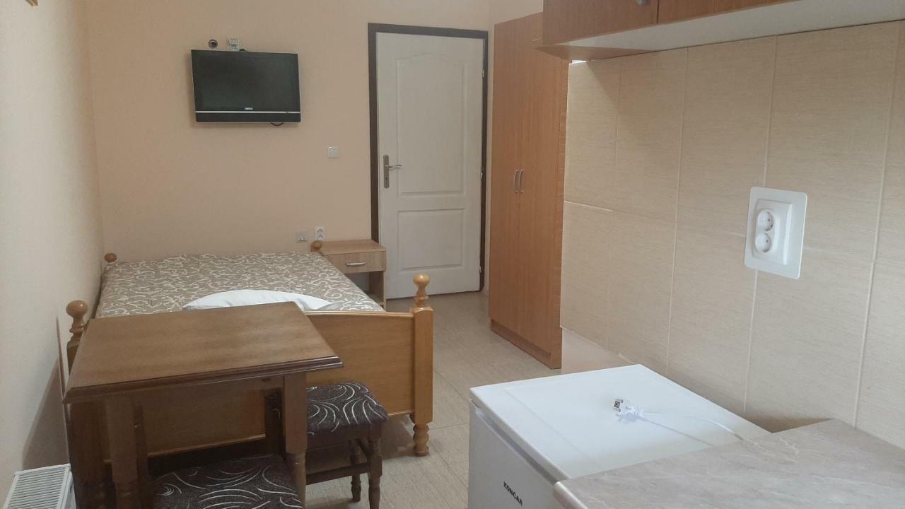 Aleksandar Vila Br Vrdnik Chambre photo